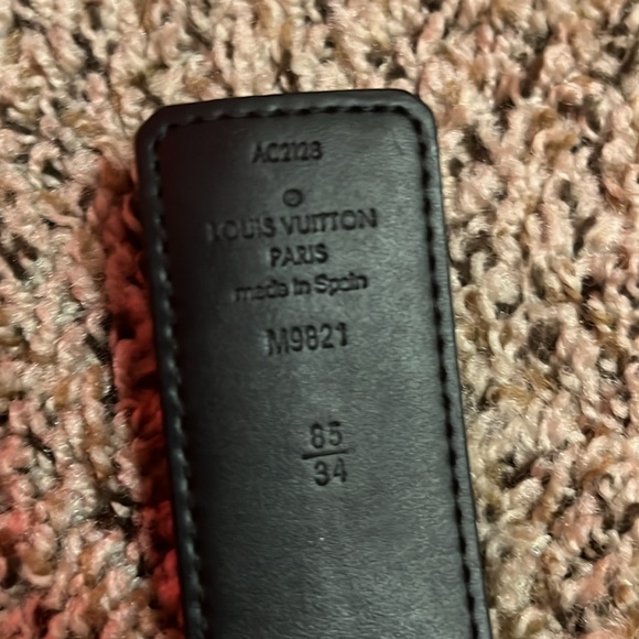 Louis Vuitton belt used its mid condition!! - Picture 3 of 3